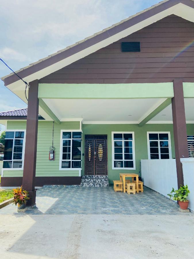 De Jara Guesthouse Dungun For Malay Exteriér fotografie